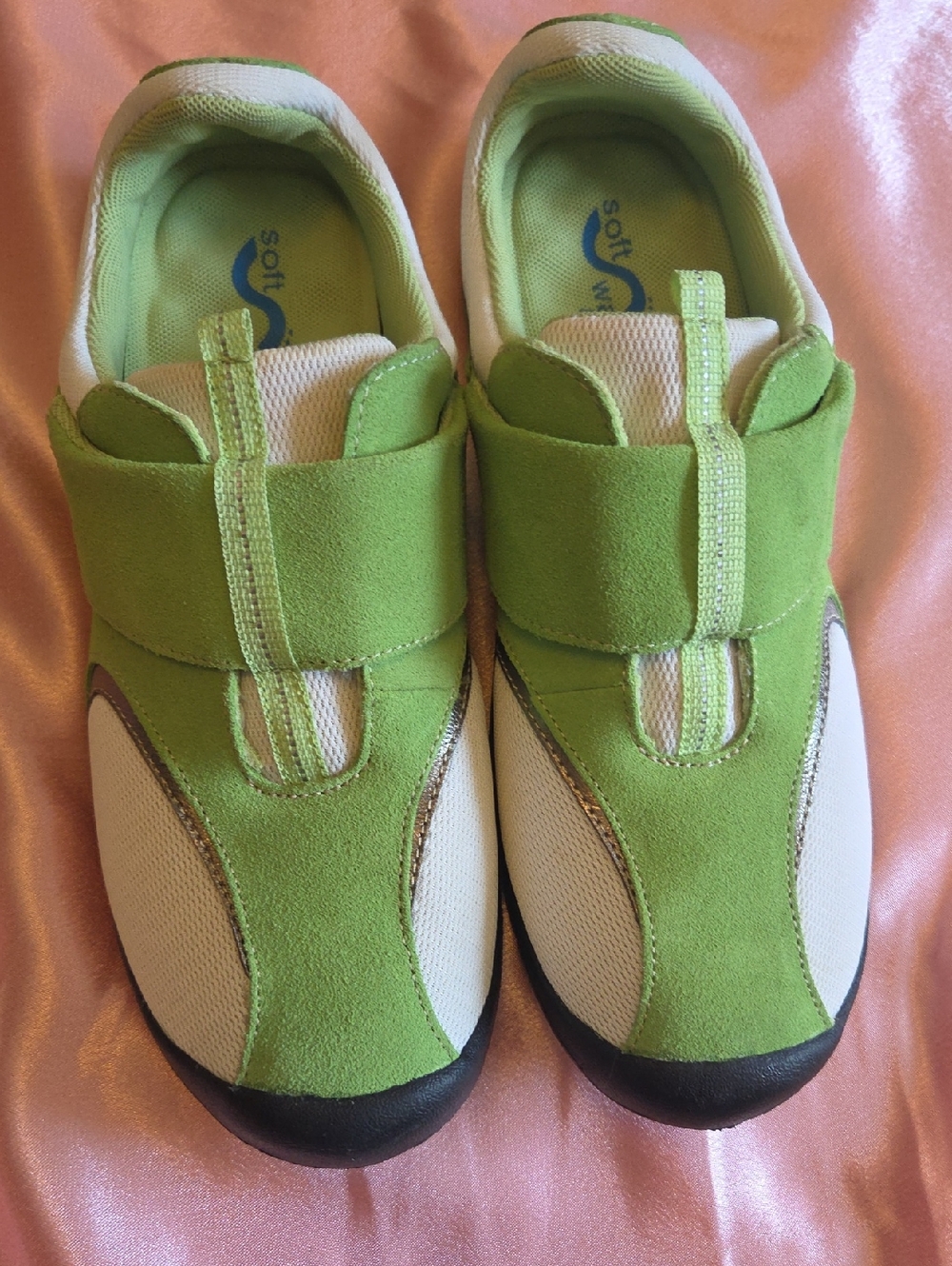 NWOB Womens SoftWalk Lights Lime Green And White Comfort Sneakers 8M